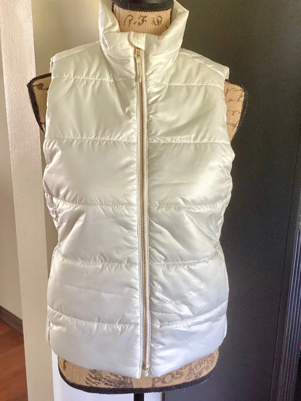 J. CREW Women’s Ivory Puffer Vest Poly-Fill Full Zip with Side Pockets Size XS